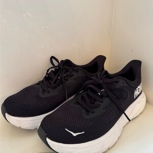 Hoka Arahi 7 Black and White Athletic Shoes
